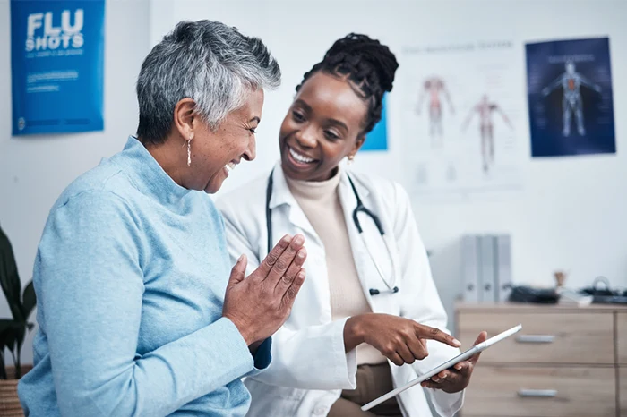 A therapeutic nurse communicating with a woman